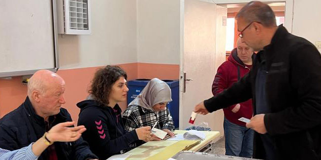 Trabzon’da oy kullanma işlemi sabah erken saate başladı
