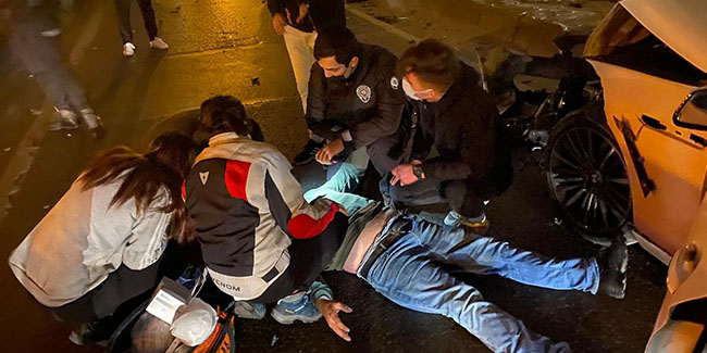 İstanbul’un göbeğinde feci “makas” kazası kamerada
