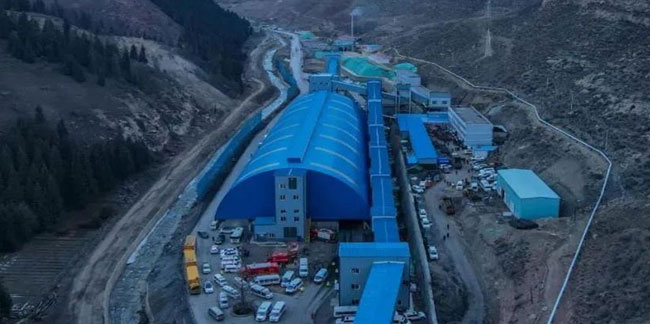 Doğu Türkistan'da maden kazası! 22 madenci mahsur kaldı!