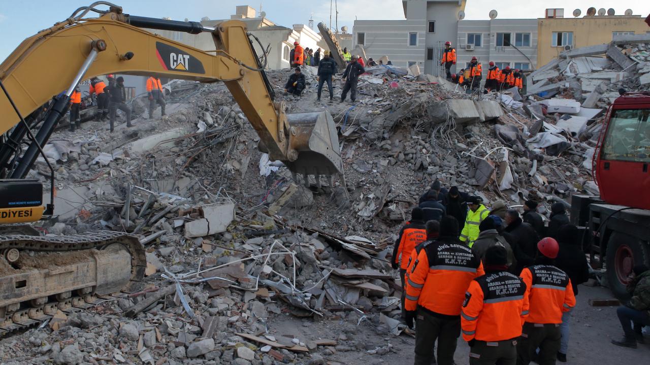 İsias Oteli'nin yıkılmasıyla ilgili 4 belediye görevlisi hakkında soruşturma izni