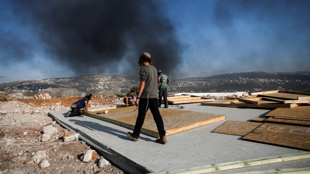 İşgalciler, Ramallah yakınlarında "kaçak yerleşim birimi" kuruyor
