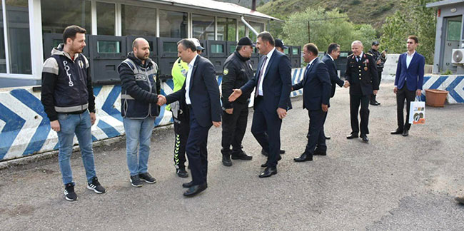 Gümüşhane’de kamu personeli ile bayramlaşan milletvekili Köse:  Hakları ödenmez