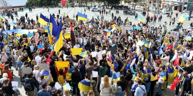 Antalya’daki Ukraynalılar: Dünyayı bu anlamsız savaşı durdurmak için birleşmeye çağırıyoruz