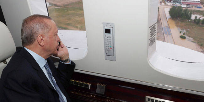Cumhurbaşkanı Erdoğan, Akyurt'ta havadan incelemede bulundu