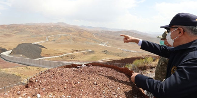 Milli Savunma Bakanı Hulusi Akar ve komutanlar İran sınırında