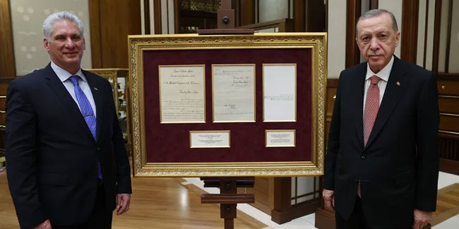 Cumhurbaşkanı Erdoğan'dan Küba Devlet Başkanı'na tarihi hediye