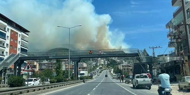 Hatay ve Burdur'da orman yangını! Dumanlar kilometrelerce uzaklıktan görülüyor