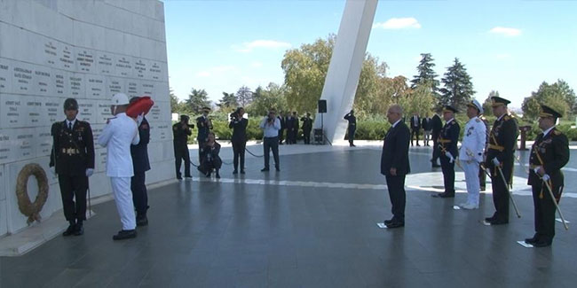 Milli Savunma Bakanı Güler, Devlet Mezarlığı’nı ziyaret etti