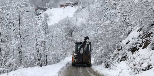 Trabzon ve Rize'de 108 yolu kar kapattı