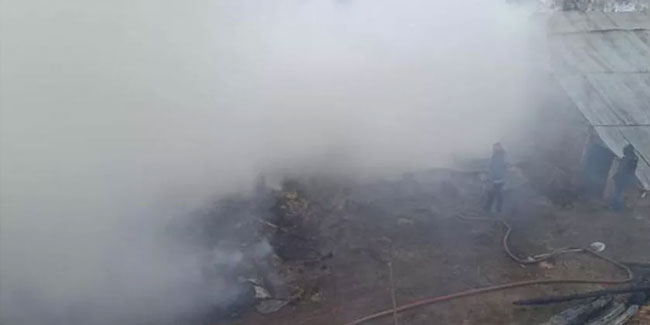 Bayburt’taki yangında 5 ev ile 1 ahırda hasar oluştu
