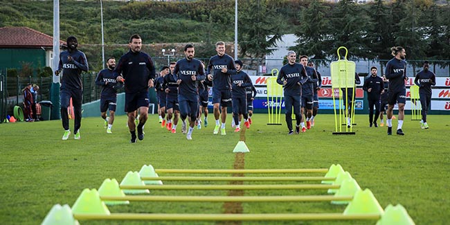 Trabzonspor'da Çaykur Rizespor maçı hazırlıkları devam ediyor