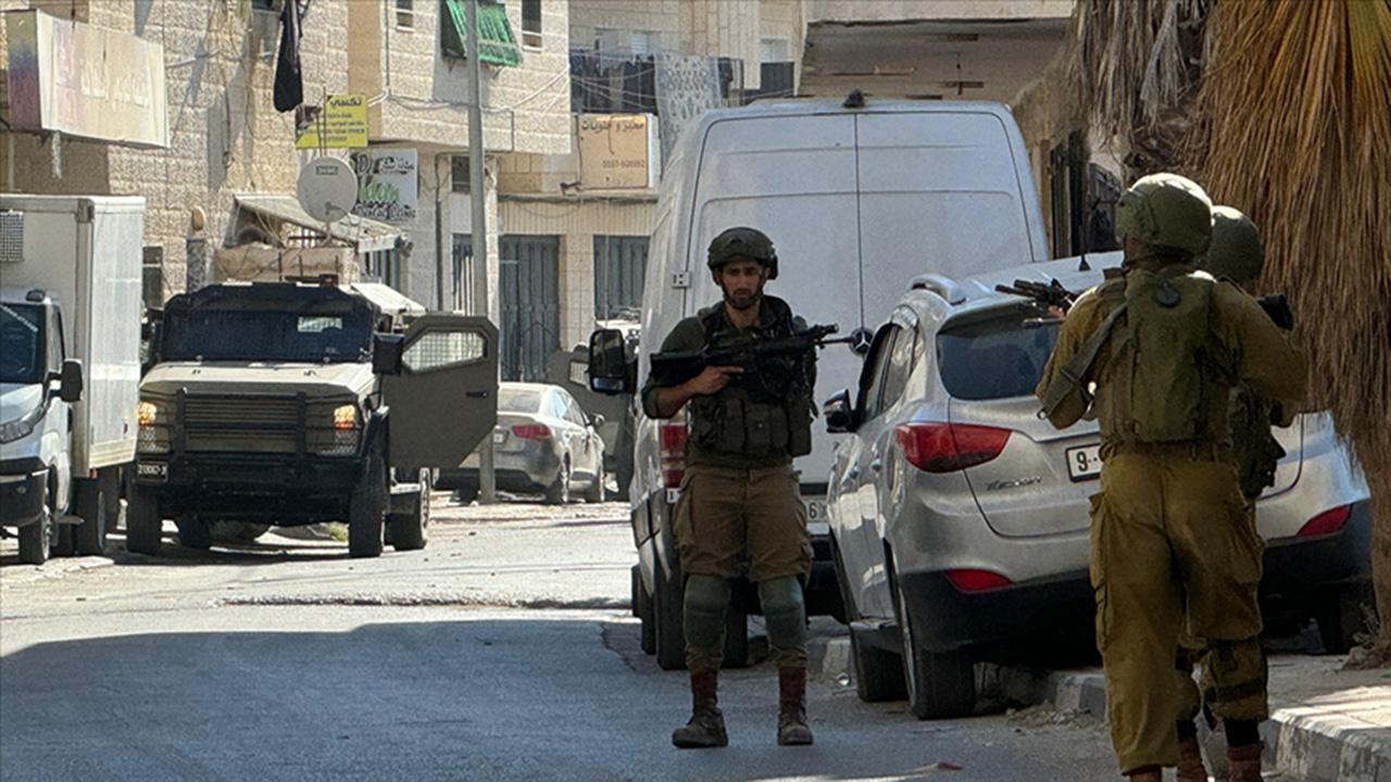 İsrail, Batı Şeria'da bir araca saldırdı