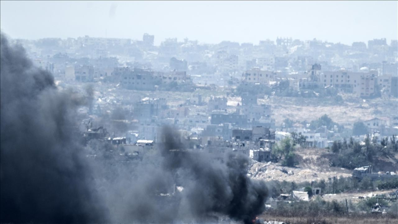 İsrail Gazze Şeridi'nin çeşitli bölgelerine saldırıdı