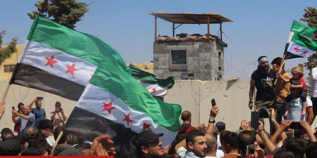 Suriye'de ırkçı provokasyon: Türk bayraklarını yırtıp, zırhlı araçlara saldırdılar