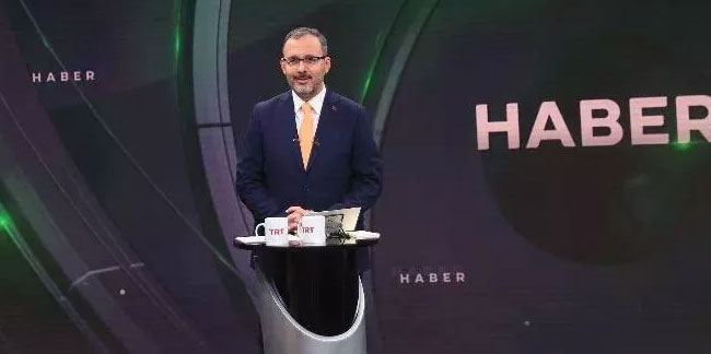 Bakan Kasapoğlu Gazeteciler Günü'nde haber sundu!