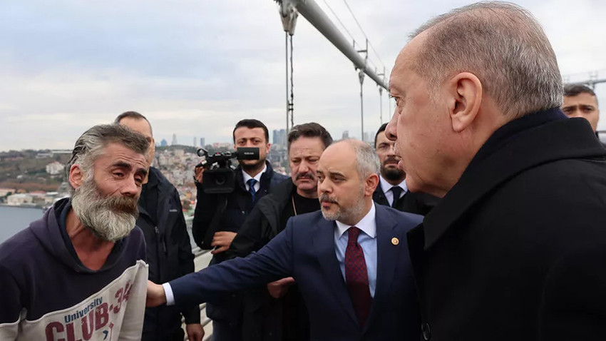 Köprüde intihar etmek isteyen şahsı Erdoğan ikna etti!