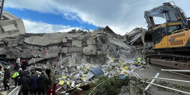 Japon Profesör Shinji: Türkiye'deki deprem dünyanın en büyük kara depremlerinden biri
