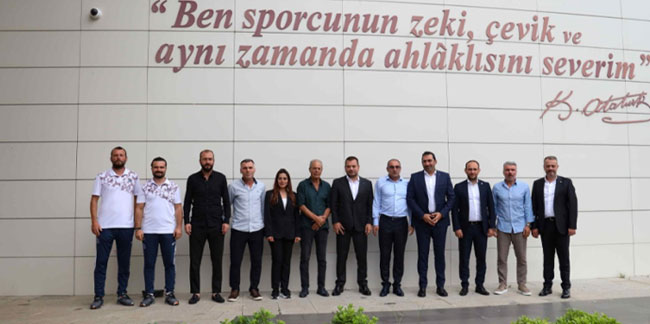 Trabzonspor'da Başkan Doğan ve yöneticilerden Özkan Sümer Futbol Akademisi'ne ziyaret