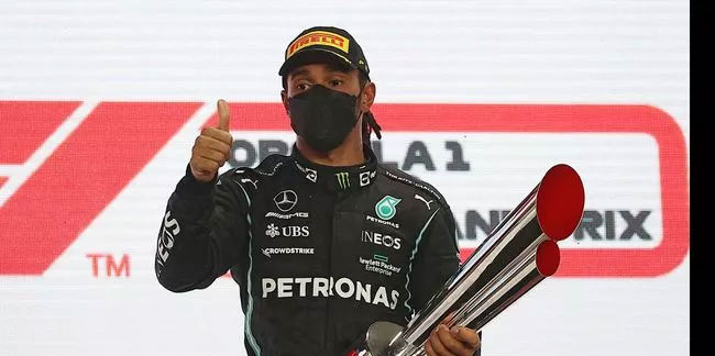F1 Katar Grand Prix'sinin galibi Lewis Hamilton