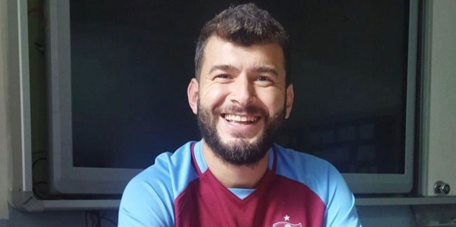 Konya'lı Öğretmen Okula Trabzonspor Forması İle Gitti