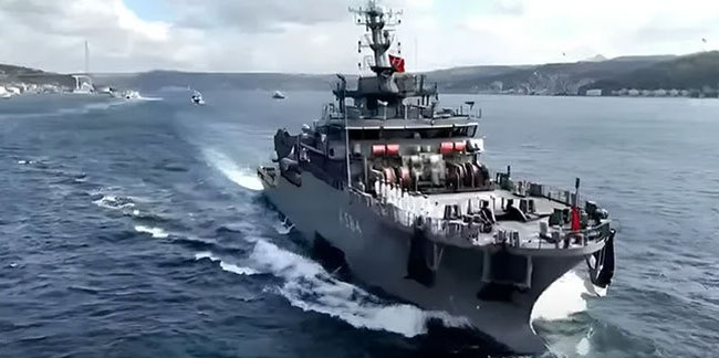Preveze Deniz Zaferinin 485. yıl dönümünde Türk Donanması Boğazda gövde gösterisi yaptı