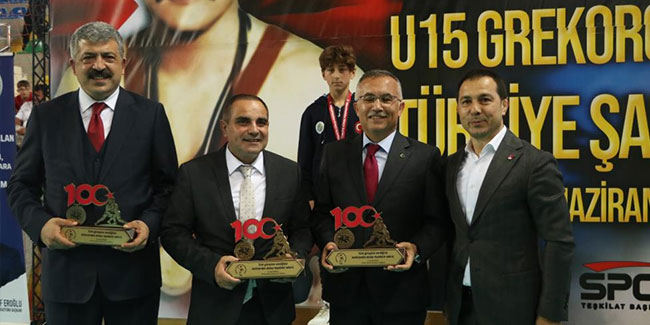 Mehmet Akif Pirim U15 Grekoromen Güreş Türkiye Şampiyonası’nda madalyalar dağıtıldı