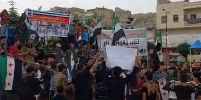 Suriye'de Erdoğan karşıtı protesto: Giden geri gelmesin