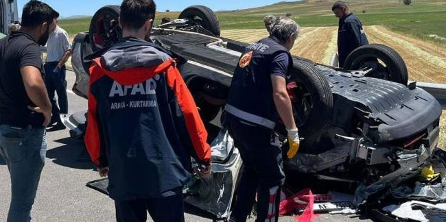 Bayburt’ta gelin arabası ile traktör çarpıştı: 7 yaralı