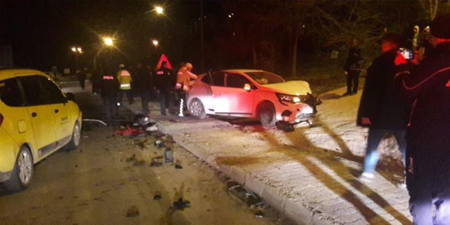 Bayburt’ta 3 aracın karıştığı kazada 4 kişi yaralandı