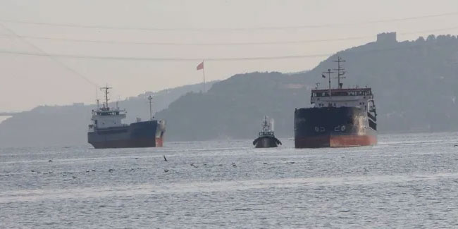 Türk ve Rus bandralı iki kuru yük gemisi çarpıştı