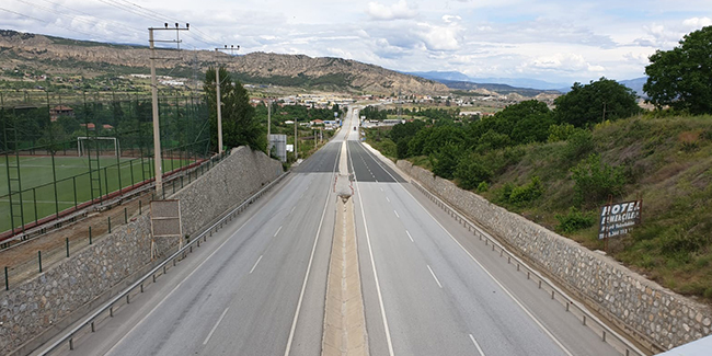 Kısıtlamalarda şehirlerarası karayolları da boş kaldı
