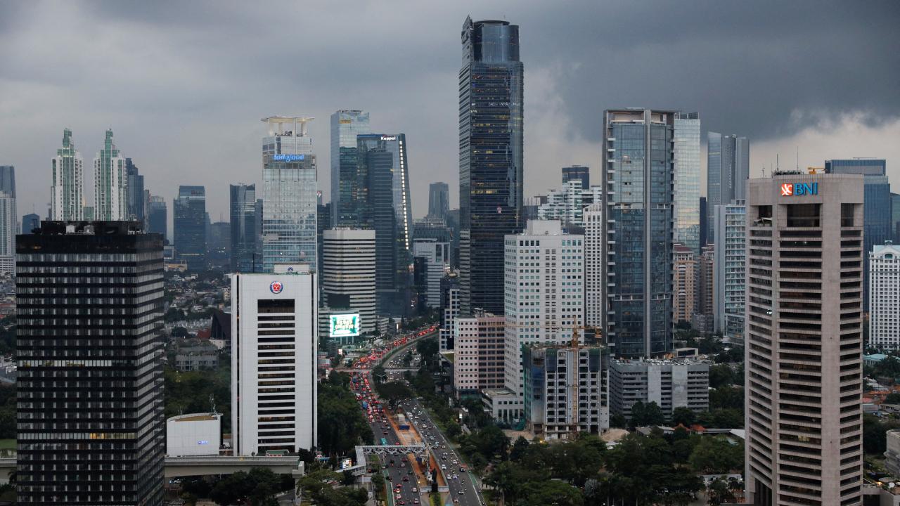 Endonezya, yatırım çekmek için "altın vize" programı başlattı