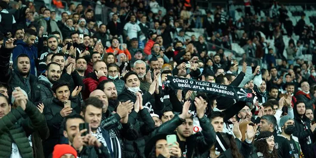 Beşiktaş taraftarından Sergen Yalçın'a destek