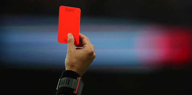 Süper Lig'de kırmızı kartlar arttı, sarı kartlar azaldı