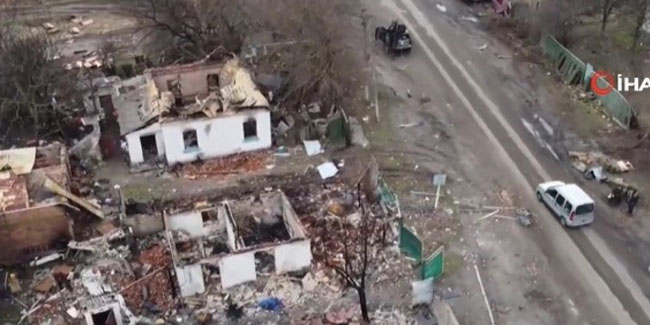 Kiev'e bağlı Andriivka köyünde evler harabeye döndü