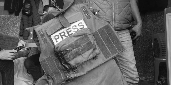 İsrail'in saldırısında yaralanan gazeteci hayatını kaybetti