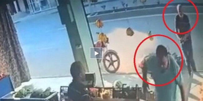 Mersin'de kanlı hesaplaşma! Manavın önünde silahlı saldırı kamerada