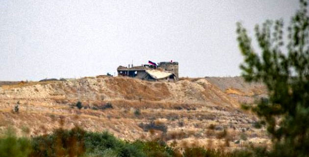 YPG'nin karargahına Rusya bayrağı asıldı