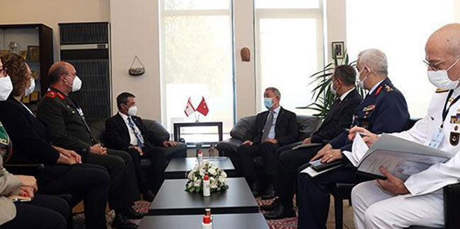 Bakan Akar, KKTC Dışişleri Bakanı ile görüştü