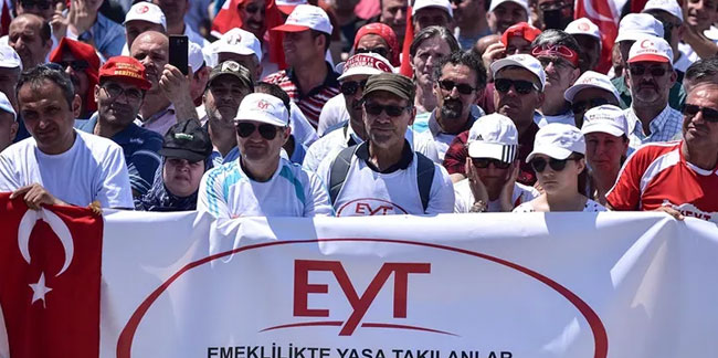 AK Parti emeklilikte yaşa takılanlar için yeni tarihi açıkladı!
