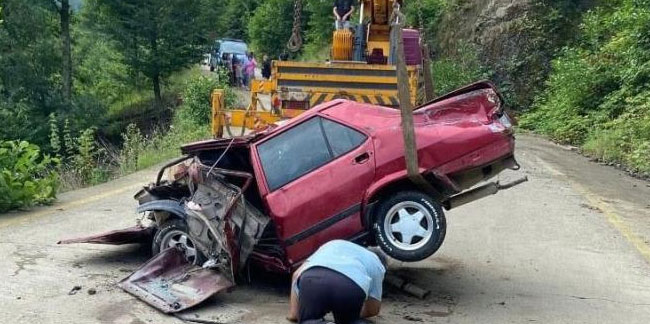 Trabzon’da Otomobil dereye uçtu:1 Ölü