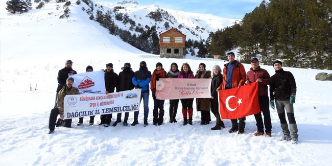 Gümüşhaneli dağcılar kadınlar için yürüdü