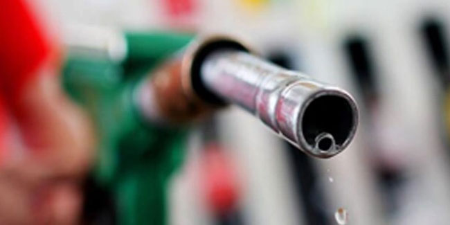 Petrol 2 ayın dibini gördü! Akaryakıt fiyatları için indirim sinyali