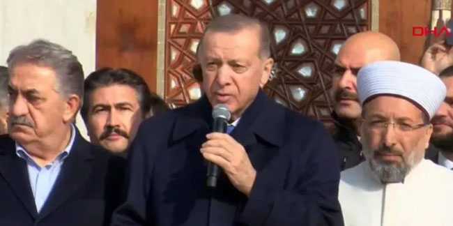 Cumhurbaşkanı Erdoğan restorasyonu tamamlanan Yeni Camii'nin açılışına katıldı