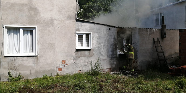 Erdek'te ev yangını korkuttu