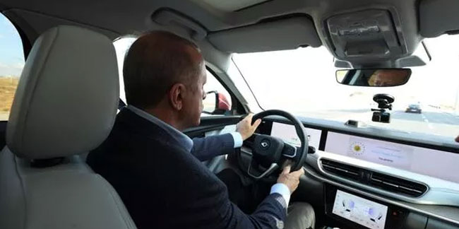Cumhurbaşkanı Erdoğan, TOGG'un direksiyonuna geçti