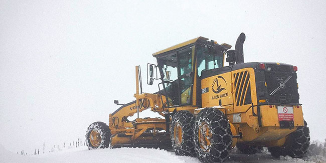 Doğu Karadeniz’de 322 köy ve mahalle yolu kar nedeniyle ulaşıma kapandı