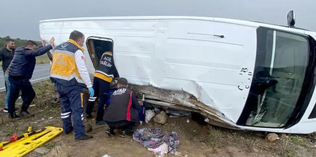 Ardahan'da servis minibüsü kaza yaptı! 1 ölü, 7’si öğrenci 13 yaralı