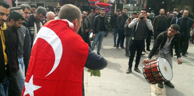 Dolar düşünce halay çekmişlerdi! İşyerleri yıkıldı yine halay çektiler