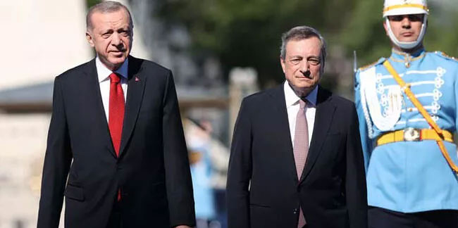 İtalya Başbakanı Draghi Türkiye'de! Cumhurbaşkanı Erdoğan resmi törenle karşıladı